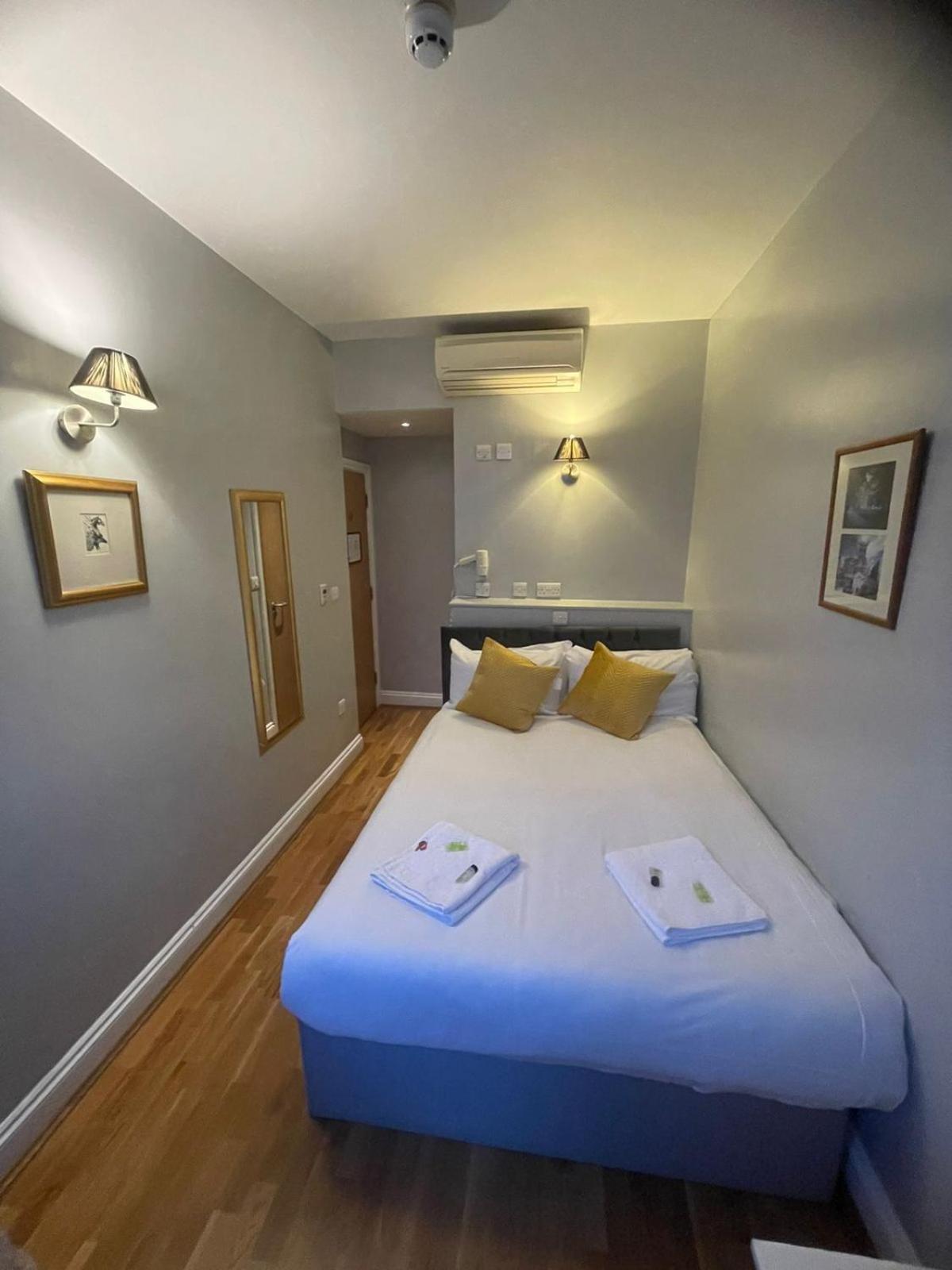 Coronation Hotel Лондон Экстерьер фото