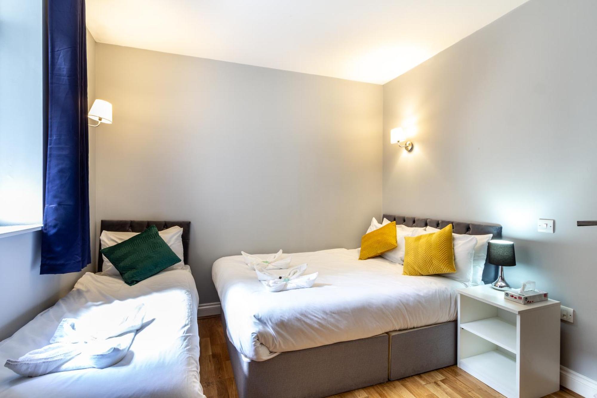 Coronation Hotel Лондон Экстерьер фото