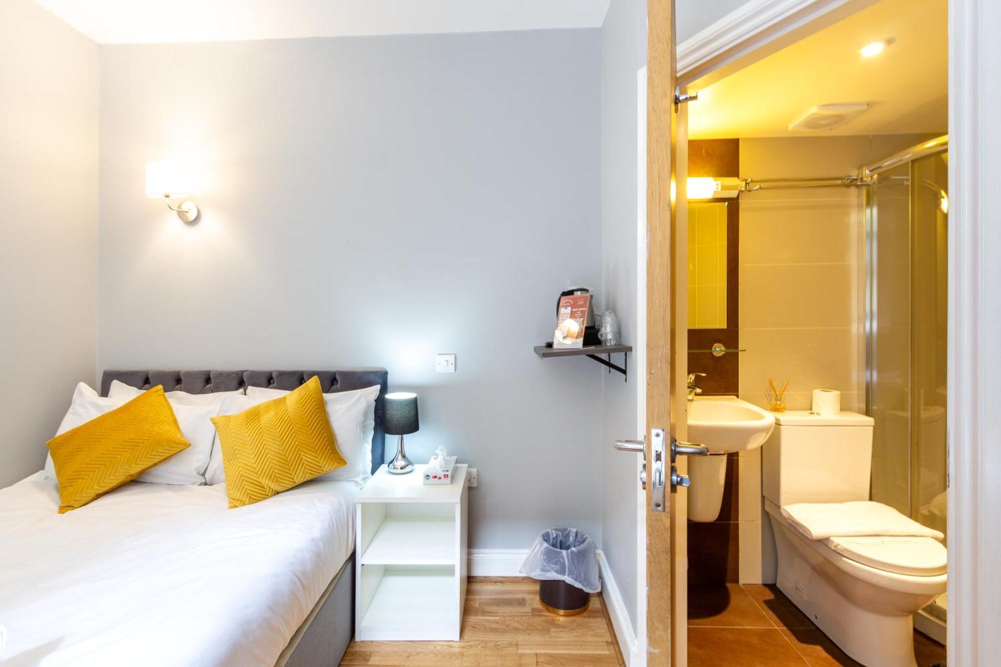 Coronation Hotel Лондон Экстерьер фото