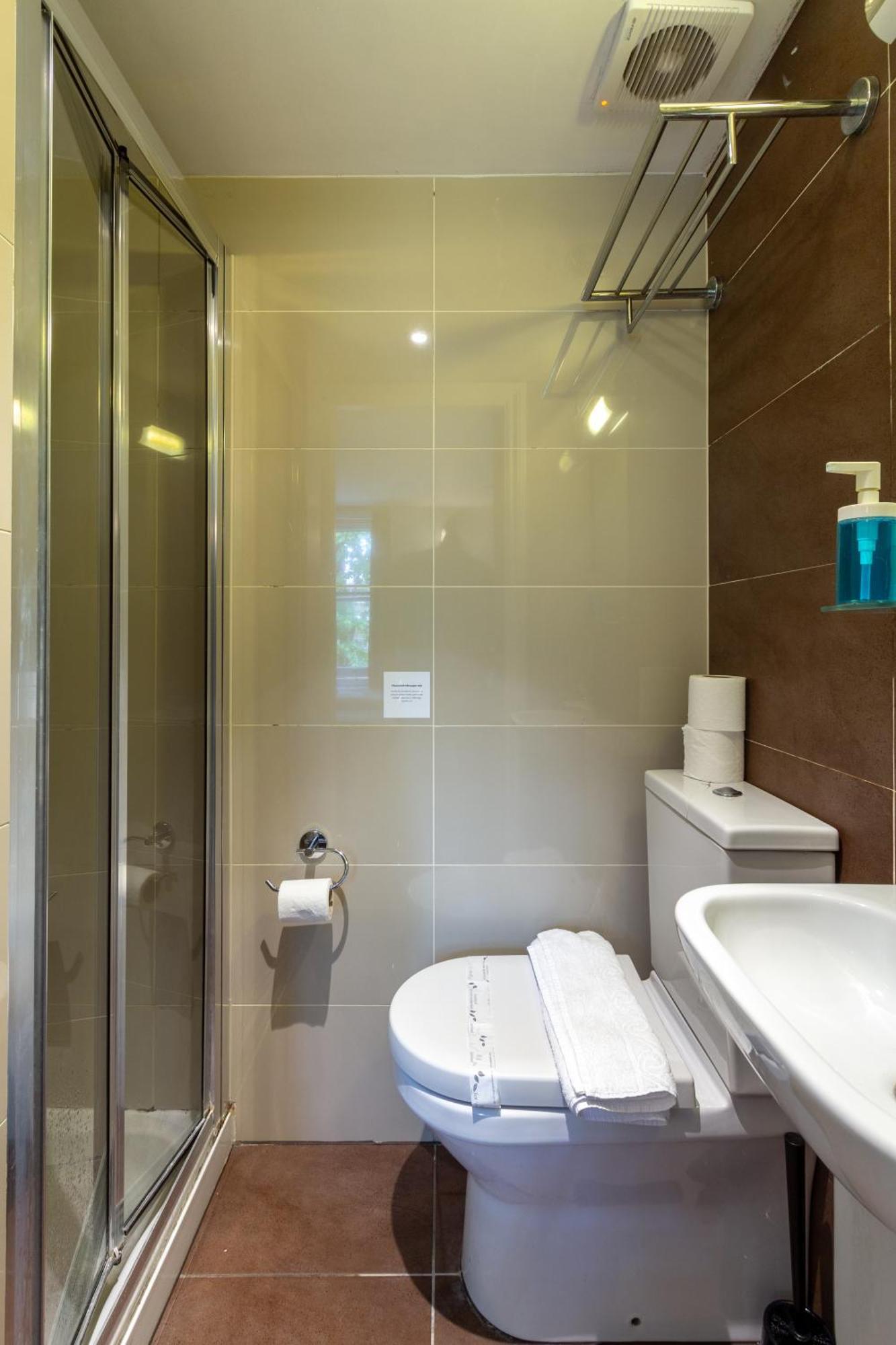 Coronation Hotel Лондон Экстерьер фото
