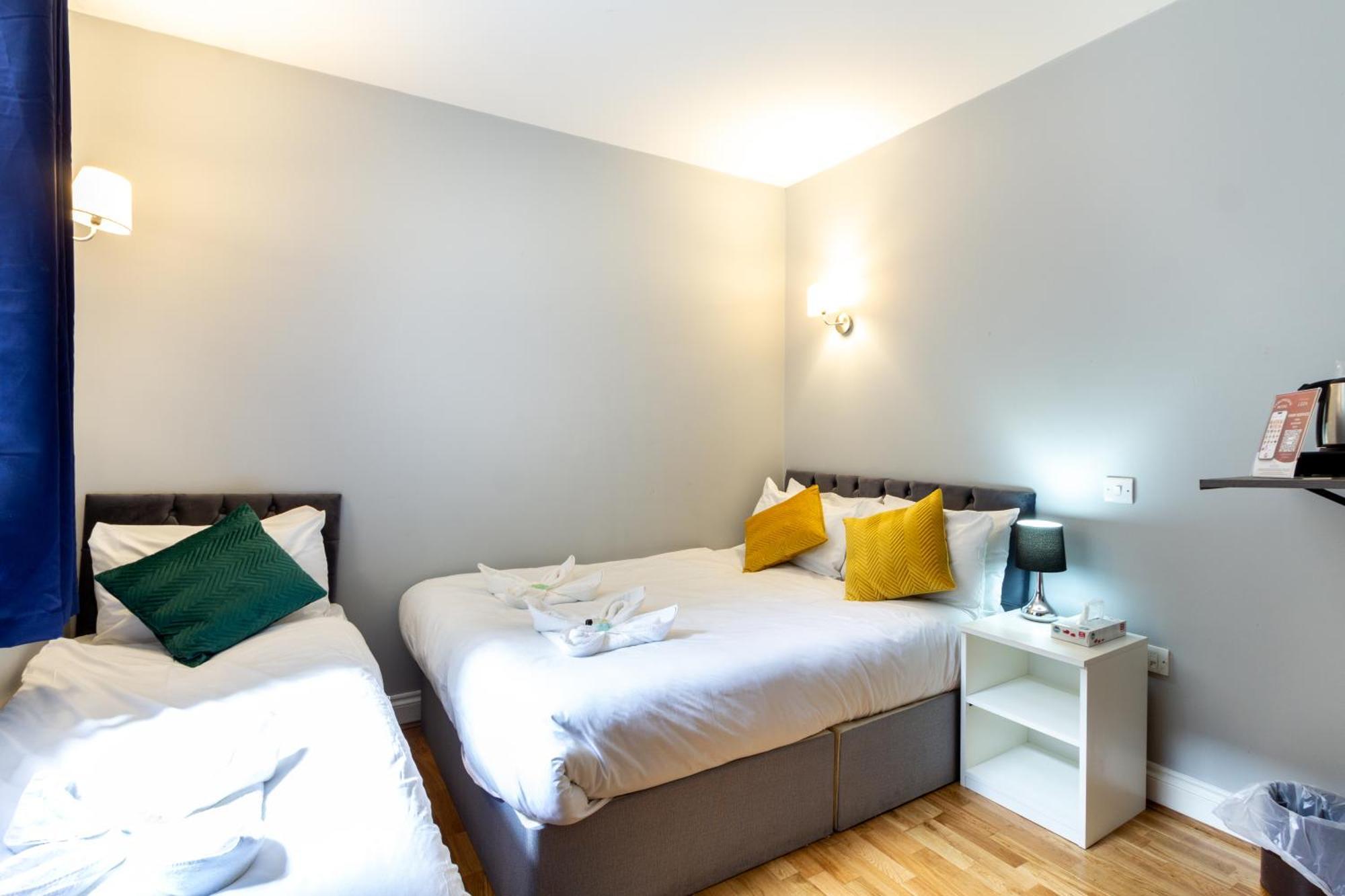 Coronation Hotel Лондон Экстерьер фото